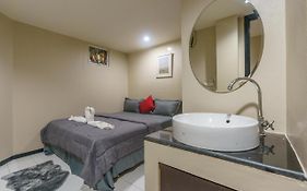 Cheqinn Bed Sukhumvit 4 Nana Plaza