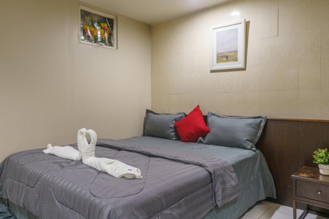 Cheqinn Bed Sukhumvit 4 Nana Plaza Bangkok Exterior photo