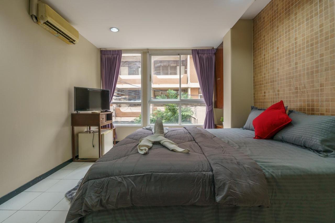 Cheqinn Bed Sukhumvit 4 Nana Plaza Bangkok Exterior photo