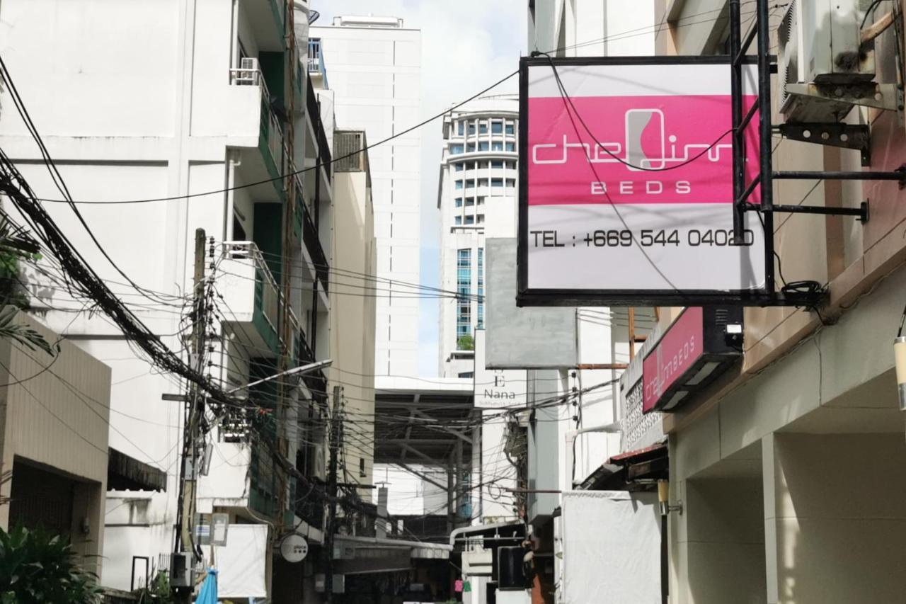 Cheqinn Bed Sukhumvit 4 Nana Plaza Bangkok Exterior photo