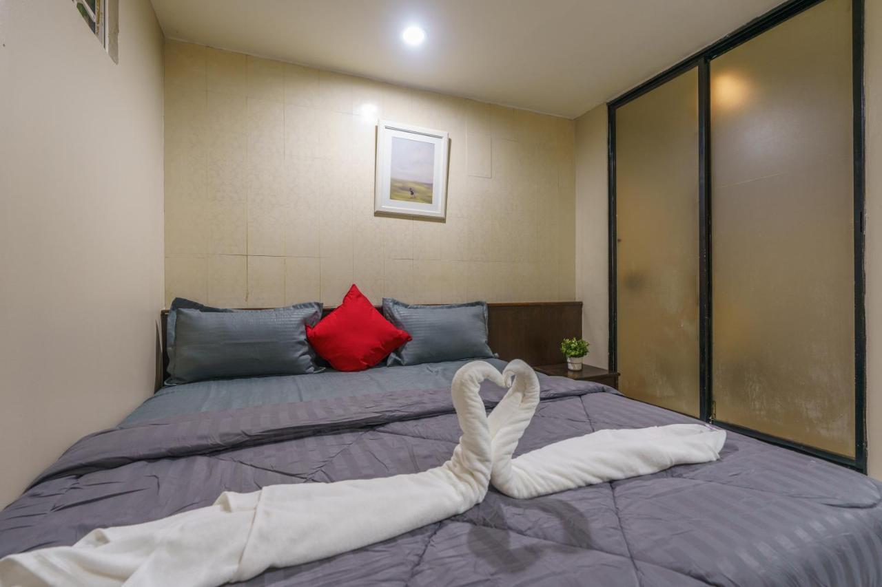 Cheqinn Bed Sukhumvit 4 Nana Plaza Bangkok Exterior photo