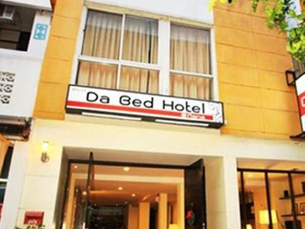 Cheqinn Bed Sukhumvit 4 Nana Plaza Bangkok Exterior photo